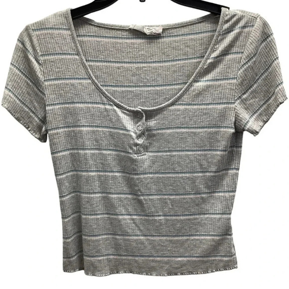 Pink Rose Lettuce Trim Striped Three Button Crop Top (Preowned) - Picture 1 of 4